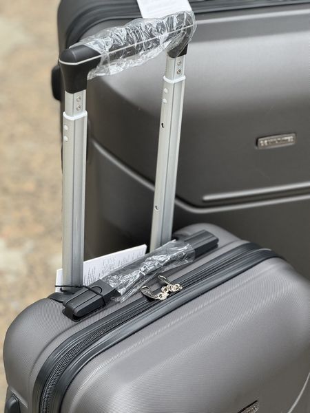 Wings Ударопрочный пластиковый Чемодан Большой (L), на 4 колесах Unlim 147 (grey) L Серый Unlim 147 (grey) L Серый Unlim 147 (grey) L фото