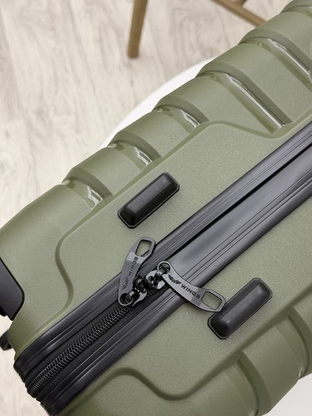 Wings Ударопрочный пластиковый Чемодан Большой (L), на 4 колесах Wings PH01 (olive) L Оливковый Wings PH01 (olive) L фото