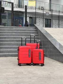 Wings Ударостійка пластикова Валіза Середня ( M ), на колесах Wings HWF (red) M Красный Wings HWF (red) M фото
