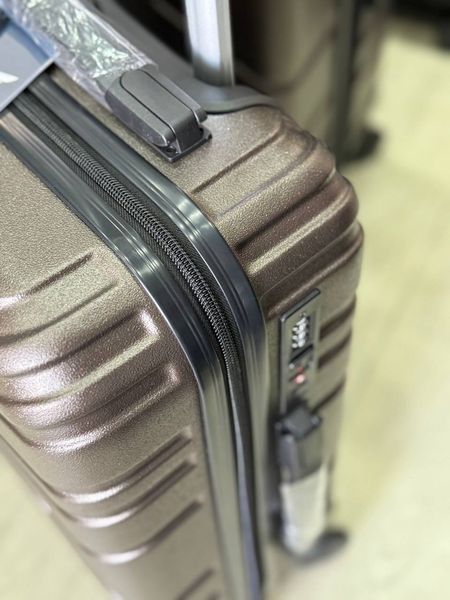 Wings Ударостійка пластикова Валіза Середня ( M ) з розширенням, на колесах Wings B030 (coffee) M Коричневый Wings B030 (coffee) M Коричневый Wings B030 (coffee) M фото