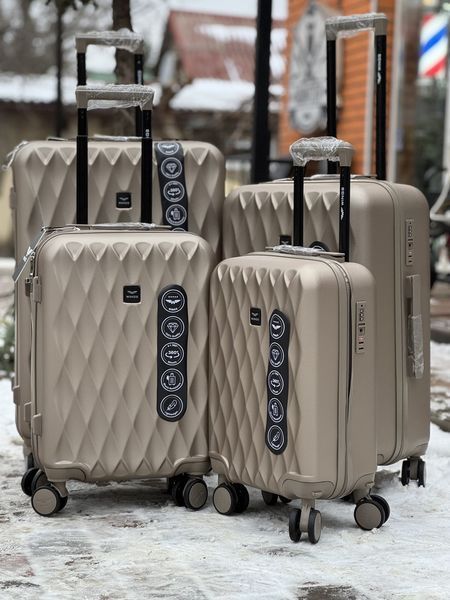 Wings Ударопрочный пластиковый Чемодан Большой (L), на 4 колесах Wings TD190 (champagne) L Бежевый Wings TD190 (champagne) L фото