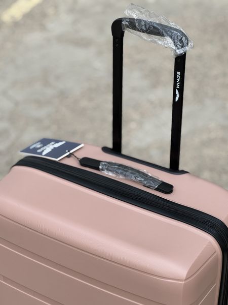 Wings Ударопрочный пластиковый Чемодан Большой (L), на 4 колесах Wings HWF (pink) L Розовый Wings HWF (pink) L фото