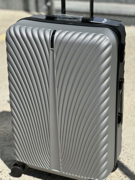 Wings Ударопрочный пластиковый Чемодан Большой (L), на 4 колесах Wings 120 (grey) L Серый Wings 120 (grey) L фото