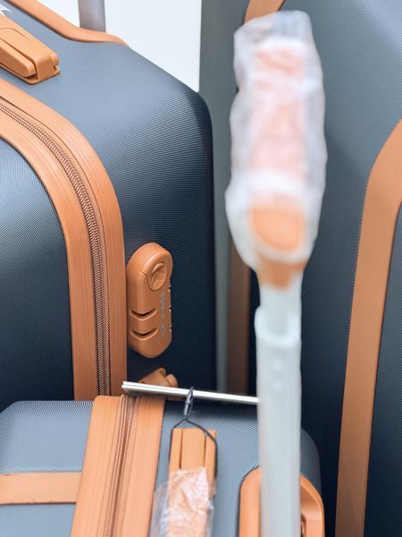 Wings Ударостійка пластикова Валіза Середня (M) з розширенням, на колесах Wings GDW (зел) M Зелений Wings GDW (green) M фото