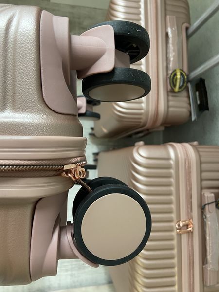 Wings Ударостійка пластикова Валіза Велика ( L ), на 4 колесах Wings WN01 (pink. gold) L Рожевий Wings WN01 (pink. gold) L Рожевий Wings WN01 (pink. gold) L фото