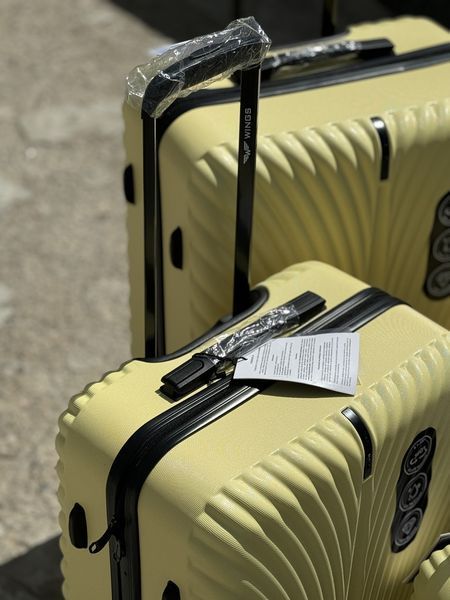 Wings Ударопрочный пластиковый Чемодан Большой (L), на 4 колесах Wings 120 (yellow) L Желтый Wings 120 (yellow) L фото