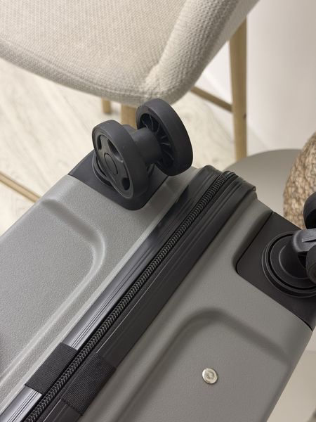 Wings Ударостійка пластикова Валіза Велика (L), на 4 колесах Wings PH01 (light gray) L Світло-сірий Wings PH01 (light gray) L фото