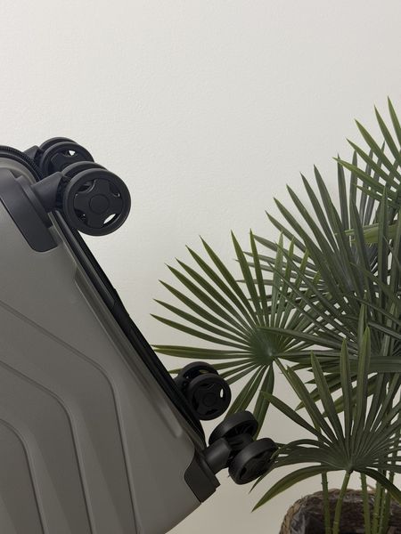 Wings Ударопрочный пластиковый Чемодан Маленький (S), Ручная кладь Wings PH01 (light gray) S Светло-серый Wings PH01 (light gray) S фото
