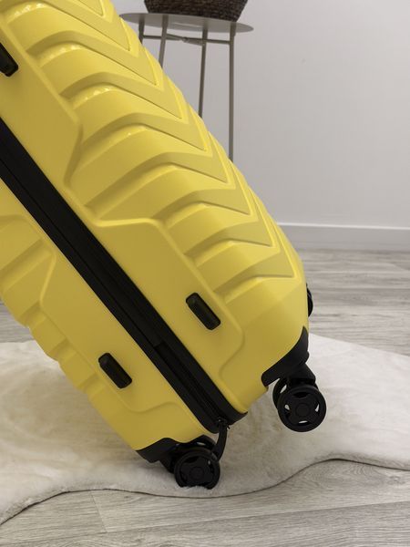 Wings Ударопрочный пластиковый Чемодан Большой (L), на 4 колесах Wings PH01 (yellow) L Желтый Wings PH01 (yellow) L фото